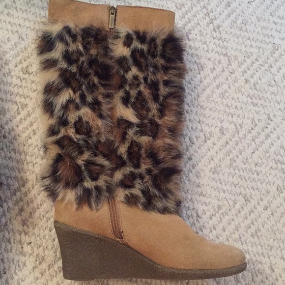 Colin Stuart Faux Fur Boots - Picture 3 of 12